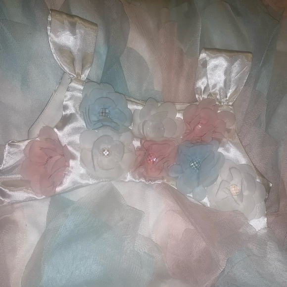 Girls satin ruffle size 5 dress - Picture 2 of 9